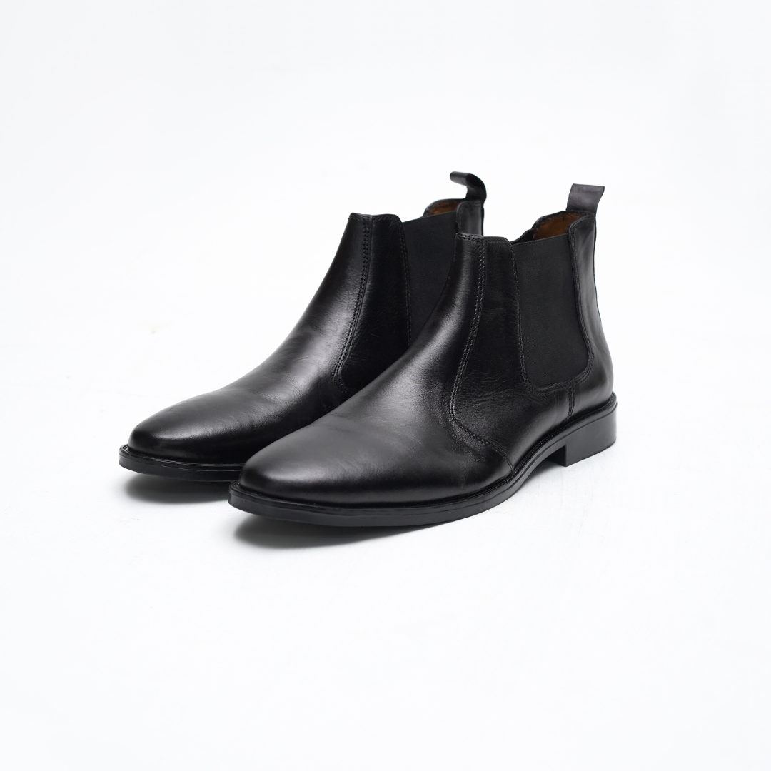 CLASSIC BLACK CALF LEATHER CHELSEA BOOTS