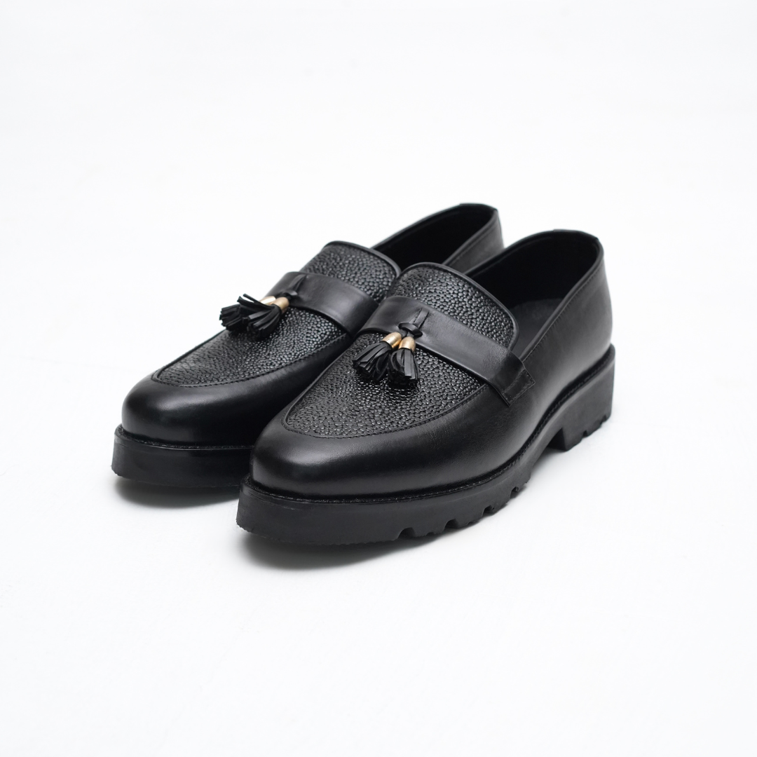 CLASSIC BLACK CALF LEATHER TASSEL LOAFERS