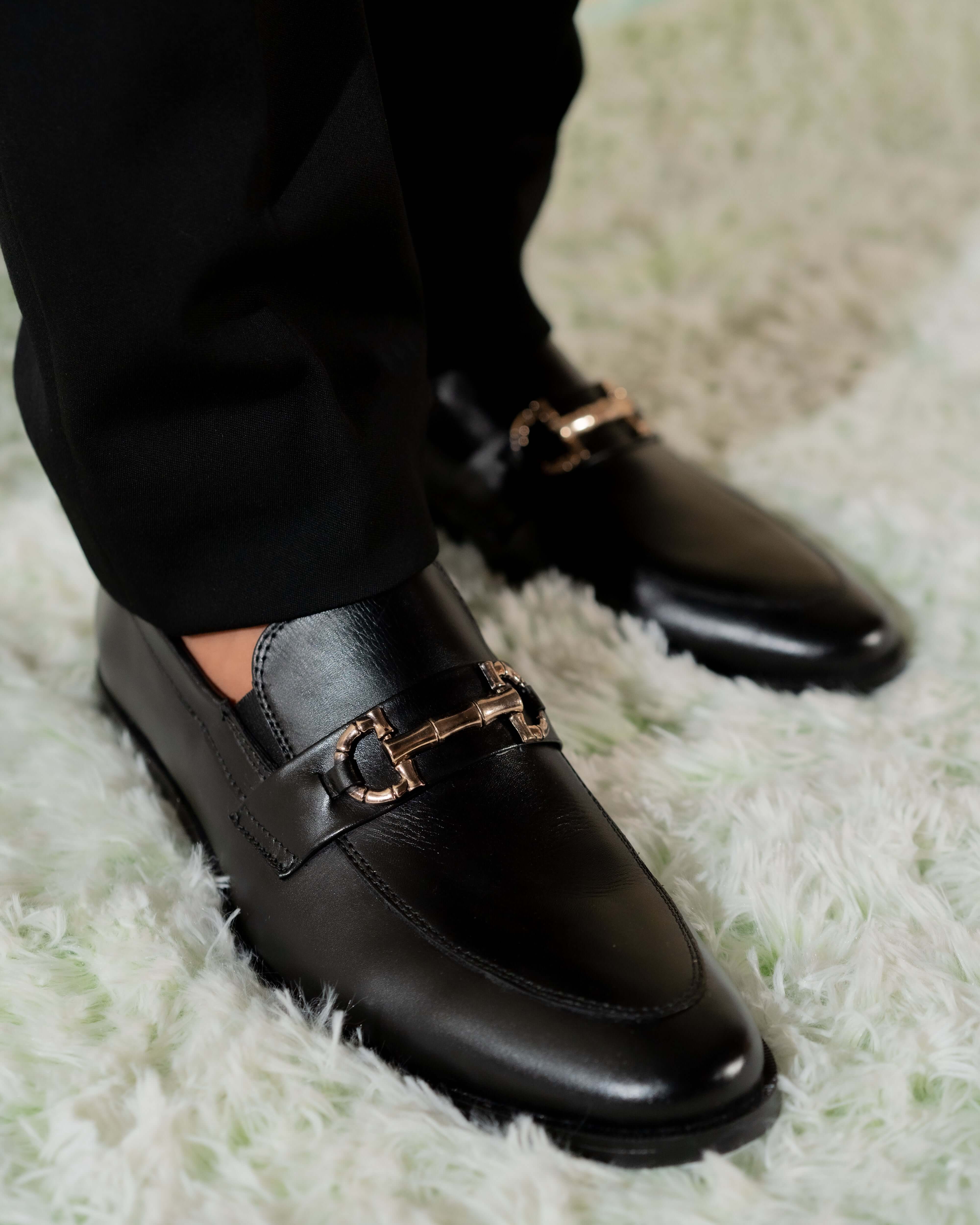 CLASSIC BLACK CALF LEATHER ROSE GOLD TONE HORSEBIT LOAFERS