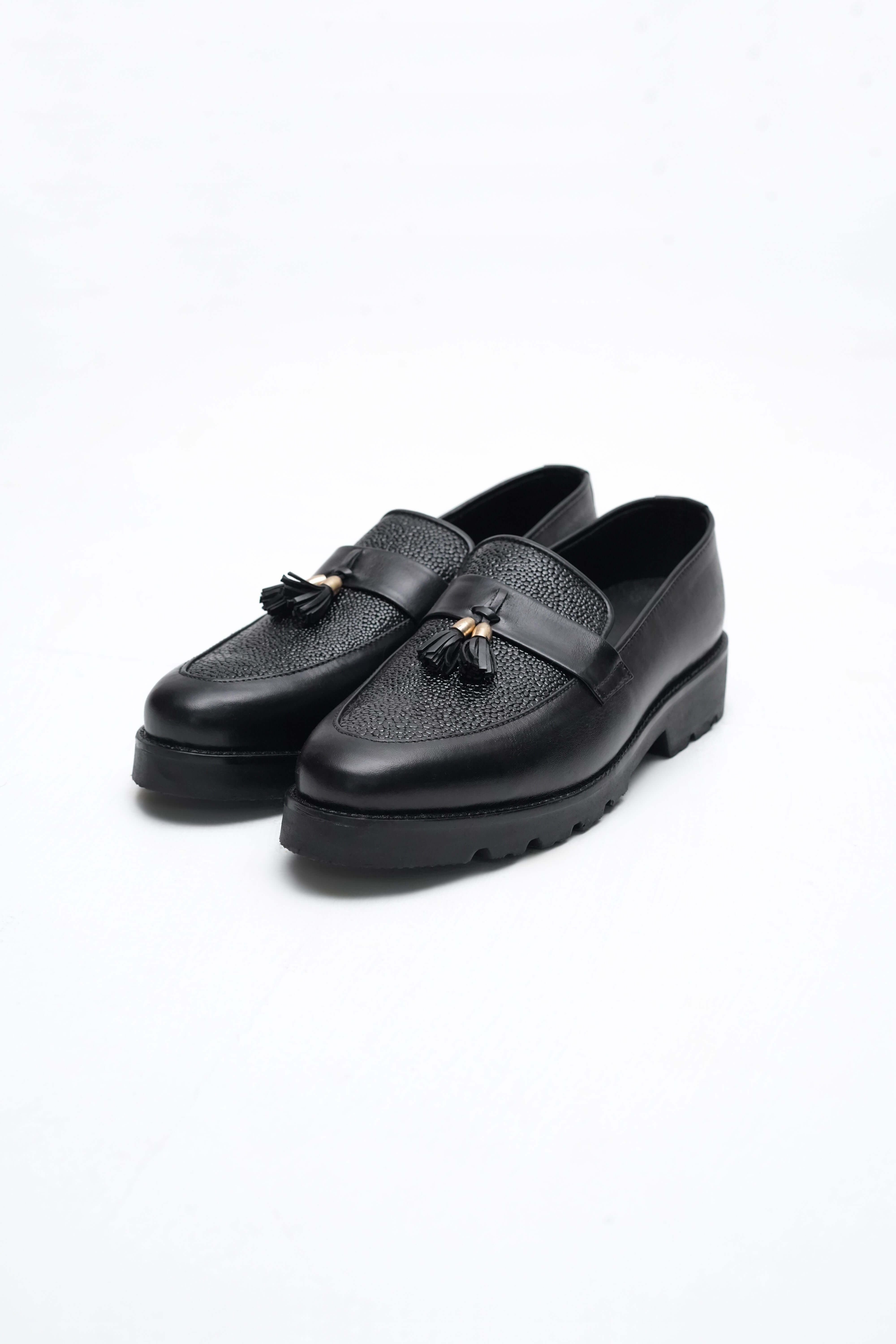 CLASSIC BLACK CALF LEATHER TASSEL LOAFERS