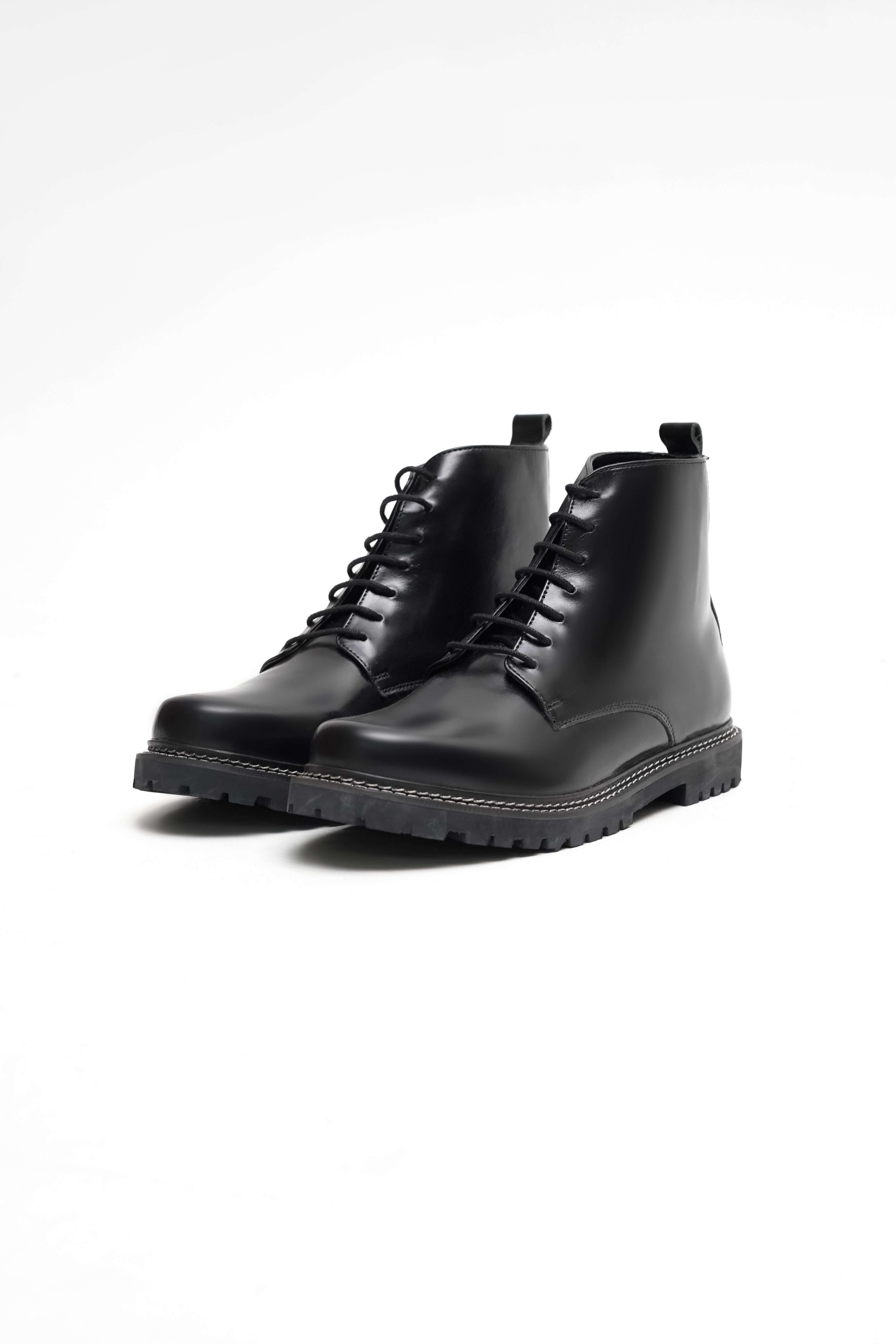 CLASSIC BLACK CALF LEATHER ANKLE BOOTS