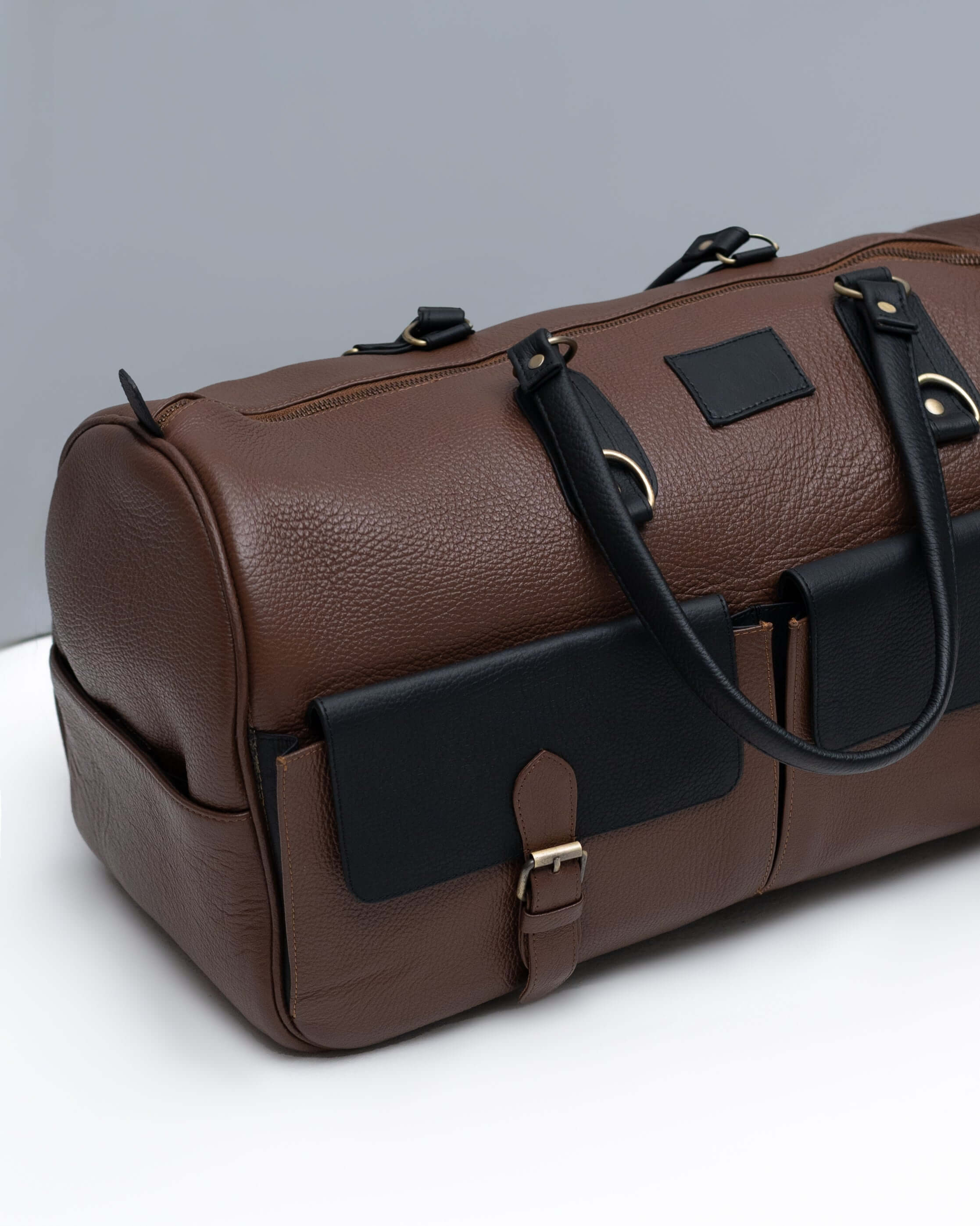 TRAVISS DUFFLE BAG