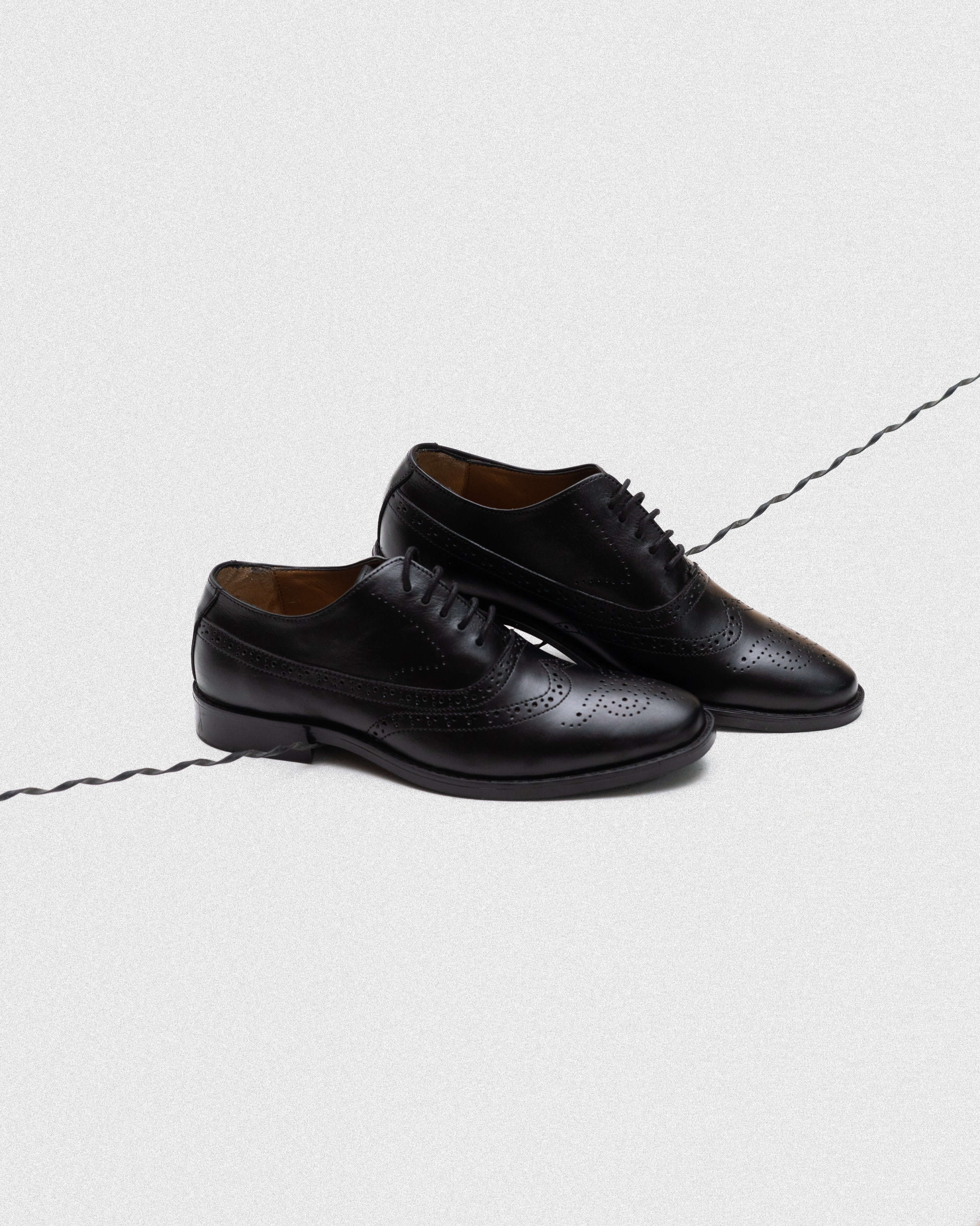 OXFORD WINGTIP SHOES