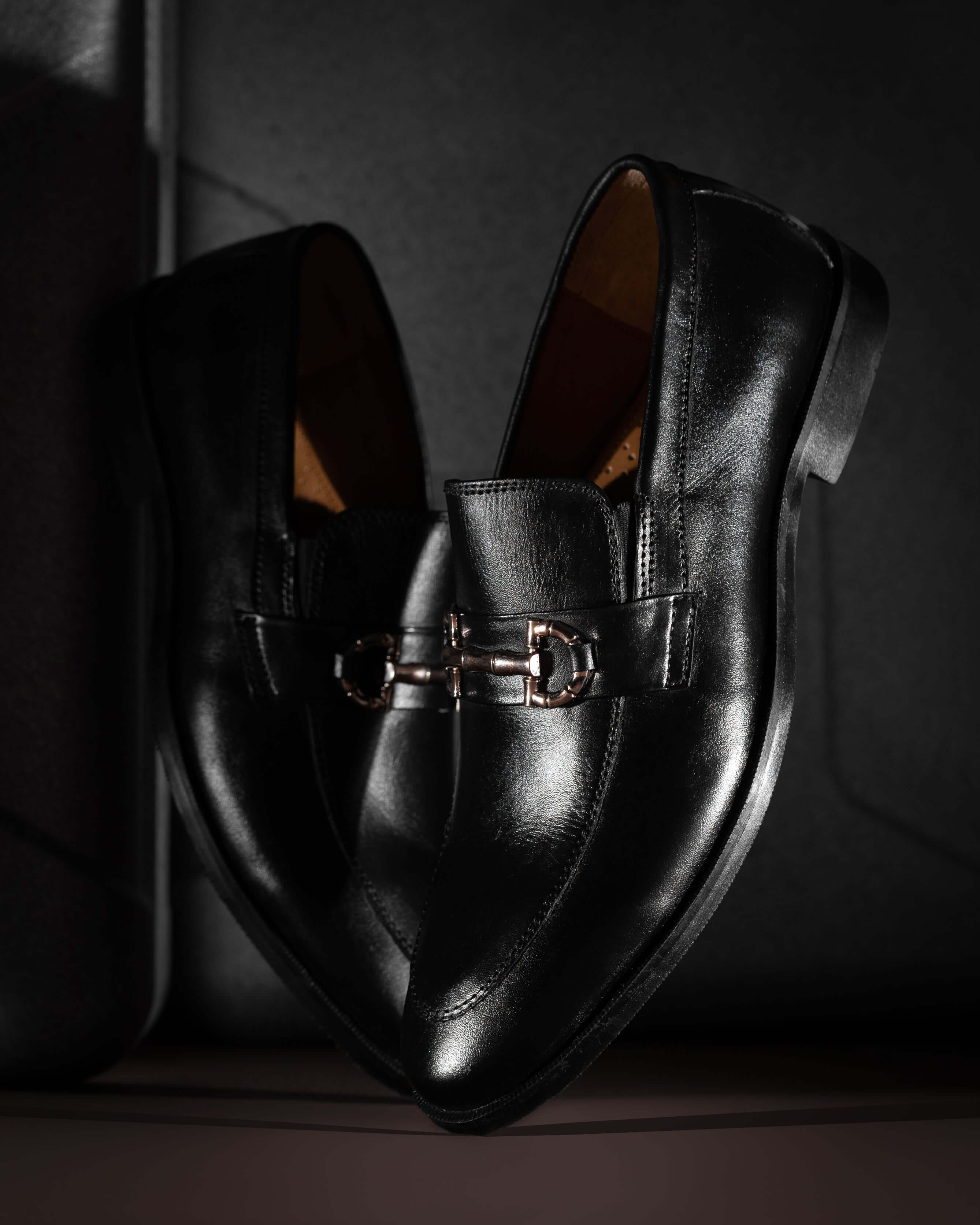 CLASSIC BLACK CALF LEATHER ROSE GOLD TONE HORSEBIT LOAFERS